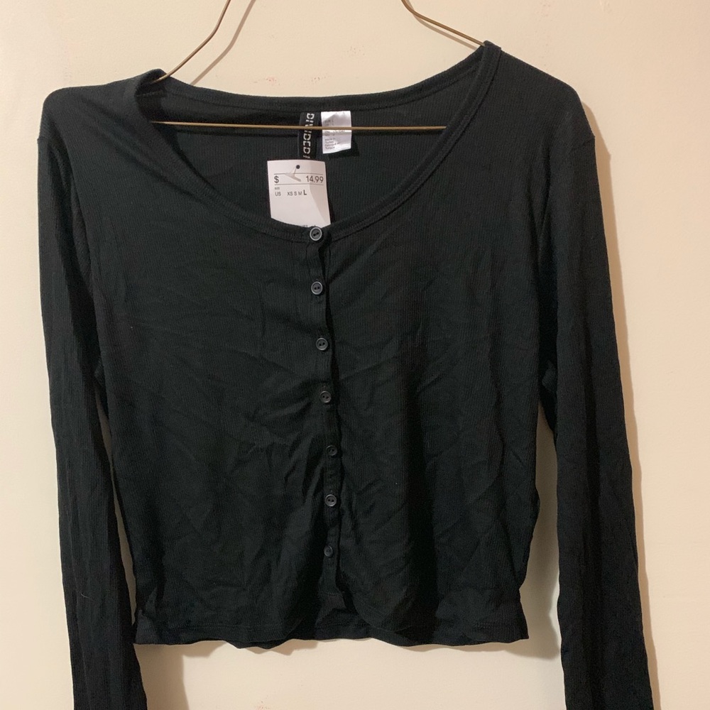 DIVIDED V NECK CROP TOP NWT